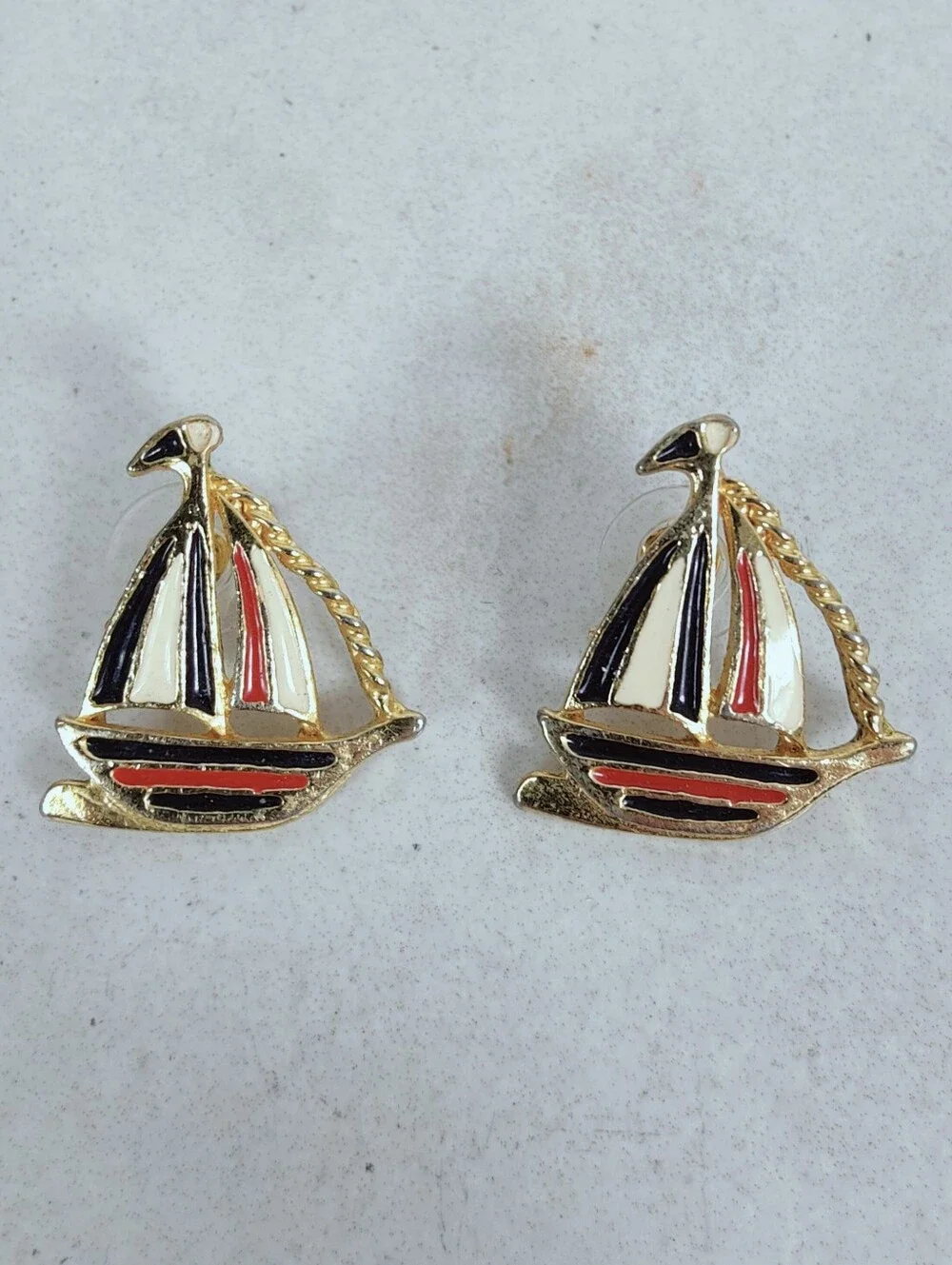 VTG Gold-Tone Enamel Sailboat Yacht 1